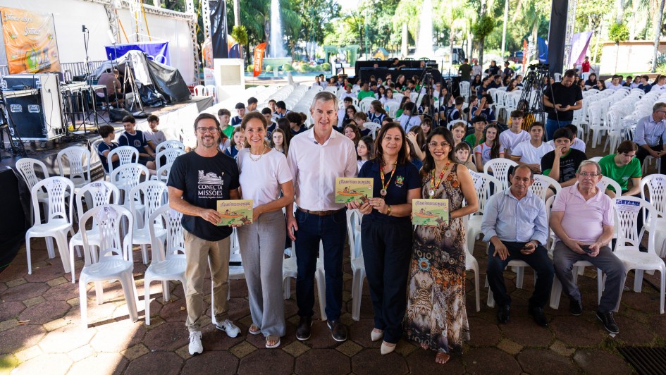 Secret&aacute;rio Eduardo Loureiro participa de lan&ccedil;amento de livro no Conecta Miss&otilde;es