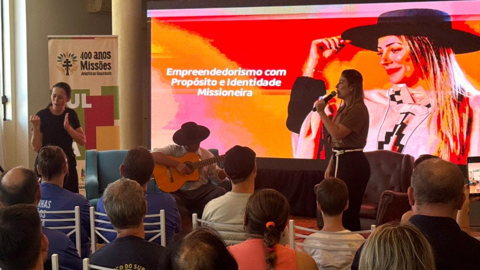 Marianita Orta&ccedil;a iniciou o encontro com uma can&ccedil;&atilde;o de Pedro Orta&ccedil;a que inspira a cria&ccedil;&atilde;o de seus produtos