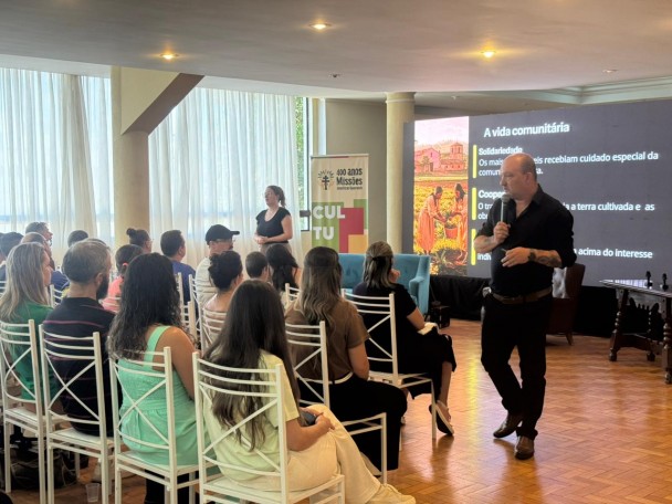 Amaral apresentou o funcionamento das Reduções Jesuíticas a partir da integração entre europeus e indígenas