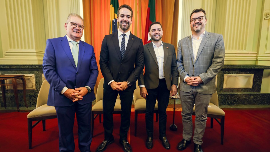 Secret&aacute;rio Ranolfo Vieira Junior, governador Eduardo Leite, vice-governador Gabriel Souza e secret&aacute;rio Artur Lemos