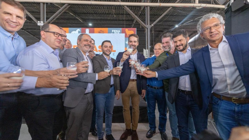 Entre autoridades, governador Eduardo Leite e vice-governador Gabriel Souza o lan&ccedil;amento oficial da 19&ordf; Fenasul e da 46&ordf; Expoleite