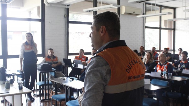Defesa Civil realiza segunda edi&ccedil;&atilde;o de capacita&ccedil;&atilde;o sobre planos municipais de conting&ecirc;ncia, em Caxias do Sul