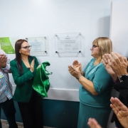 Foto de entrega de equipamentos ao Hospital de Guarop&eacute;
