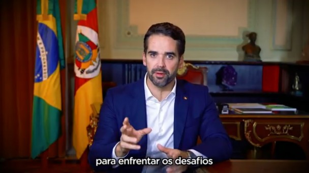 Governador Eduardo Leite fala em v&iacute;deo &agrave; popula&ccedil;&atilde;o
