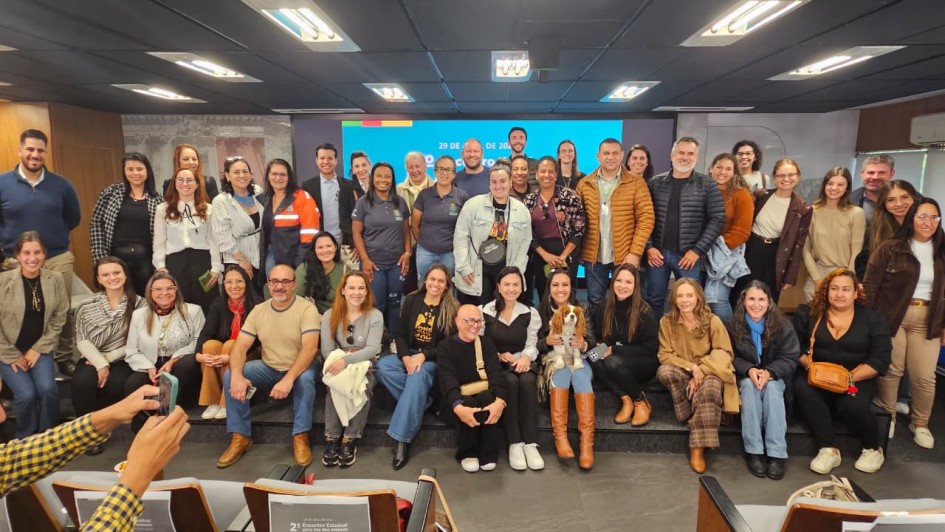 Foto de participantes de evento sobre prote&ccedil;&atilde;o animal