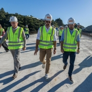 Governador Eduardo Leite vistoria trabalhos na ponte sobre o Arroio Tega, em Caxias do Sul   abr26