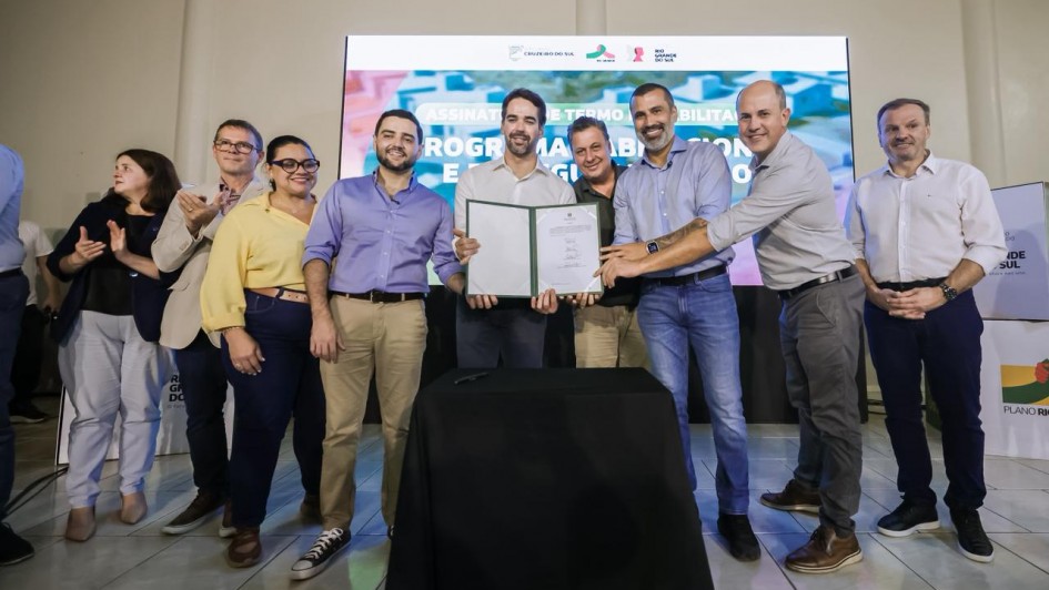 Leite e Gabriel anunciam avan&ccedil;os nas pol&iacute;ticas habitacionais em Cruzeiro do Sul   mai26