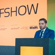 Em S&atilde;o Paulo, Gabriel Souza participa da BFSHOW e destaca protagonismo do Estado na ind&uacute;stria cal&ccedil;adista
