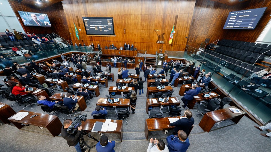 Foto mostra plen&aacute;rio da Assembleia durante a vota&ccedil;&atilde;o.