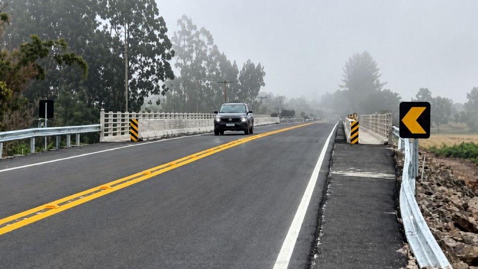 Governo do Estado conclui nova ponte sobre Arroio Guarda Mor e mobilidade na Regi&atilde;o Central   mai26