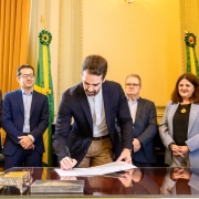 Governador sanciona leis e assina decreto em ato no Pal&aacute;cio Piratini   jun26