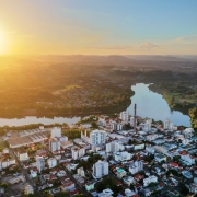 Estrela   mat&eacute;ria BRDE 9 6 26
