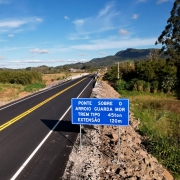 a ponte sobre o Arroio Guarda Mor, j&aacute; est&aacute; conclu&iacute;da   jun26