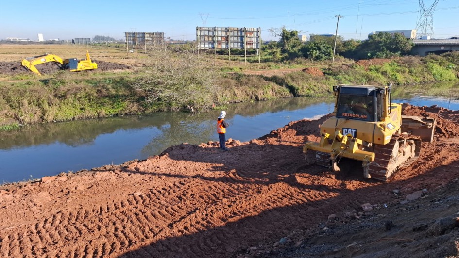 Come&ccedil;a obra de R$ 48 milh&otilde;es financiada pelo governo do Estado para conten&ccedil;&atilde;o contra cheias em Porto Alegre