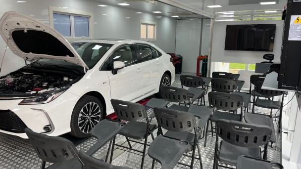 Mec&acirc;nica de carros eletrificados   Nathielle Folharini 9 10 26 (1)